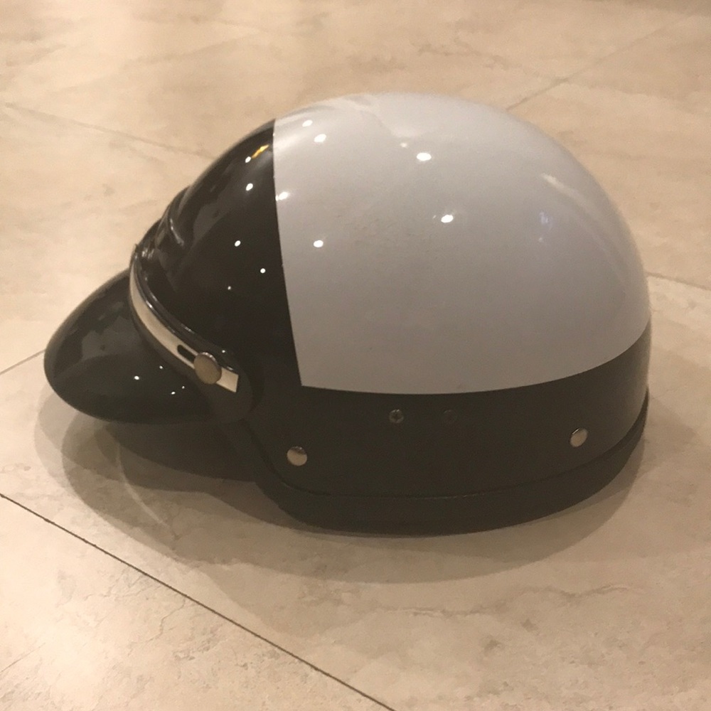 Police style motorcycle helmet